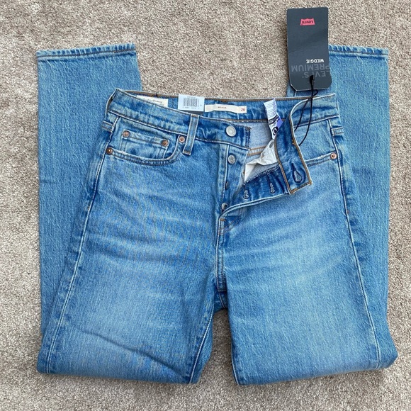 Levi's Wedgie Jeans - Picture 2 of 4